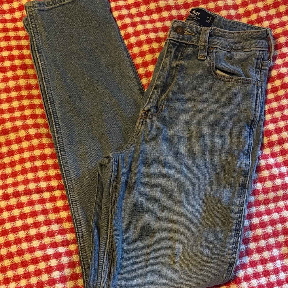 Hollister Light Blue Ultra High Rise Mom Jeans Size 1